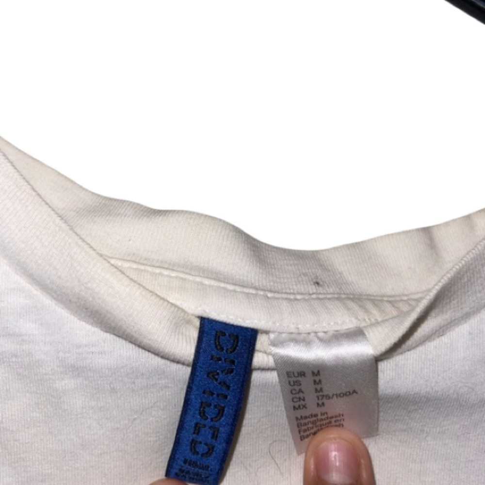 basic white tee - Picture 3 of 3